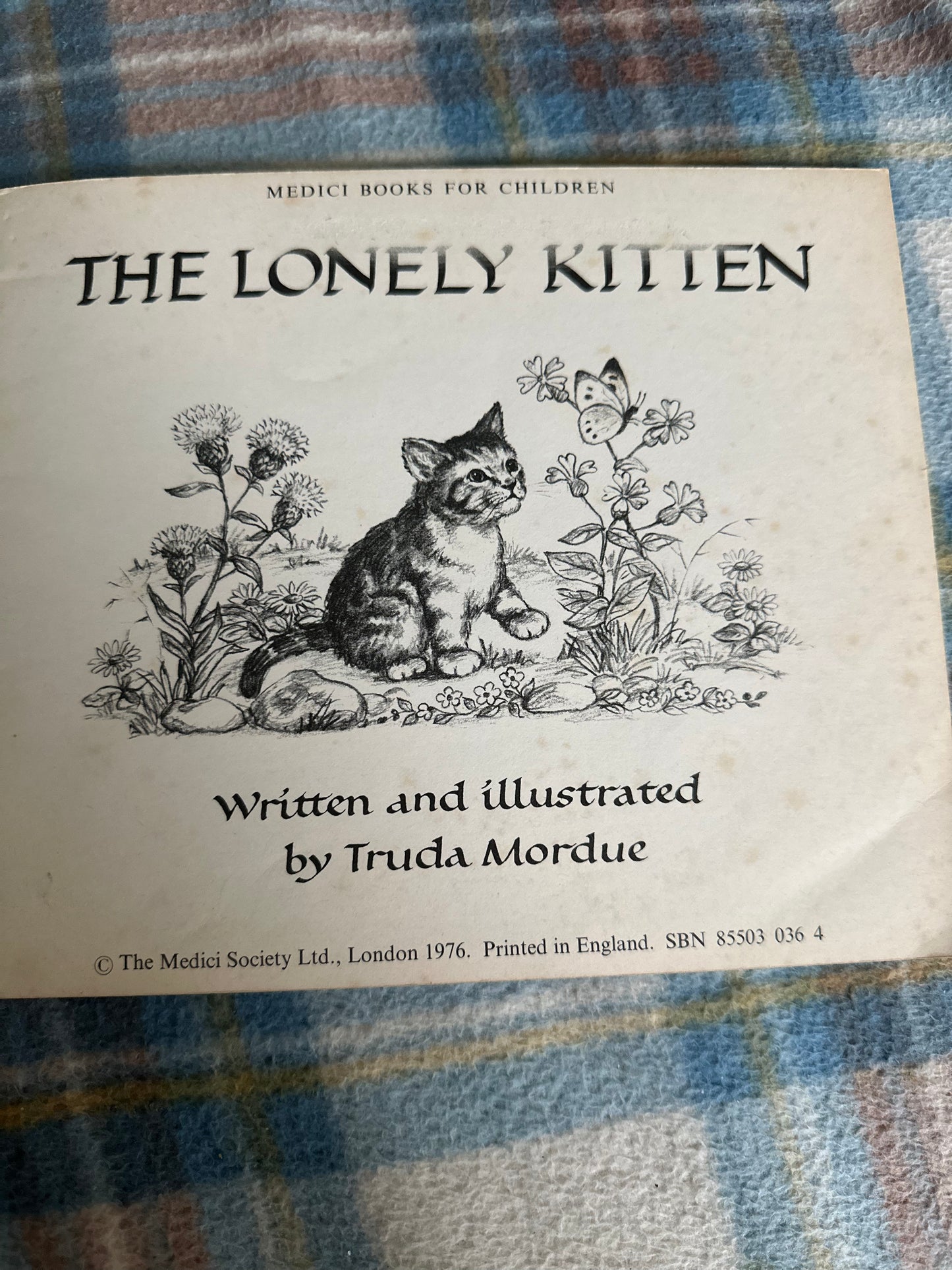 1976 The Lonely Kitten - Truda Mordue (Medici Society)