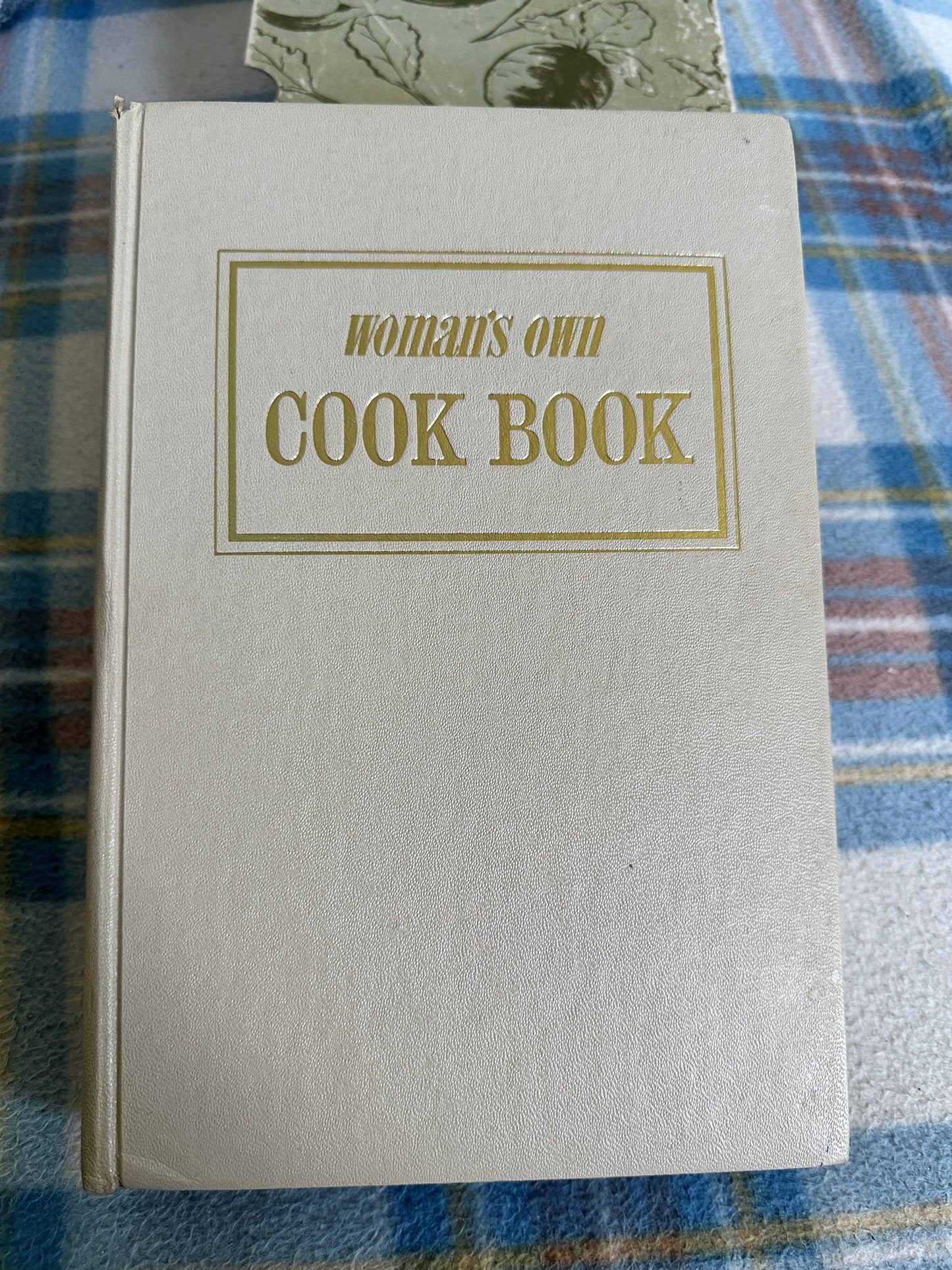 1964 Woman’s Own Cook Book in Slip Case - George Newnes Publisher