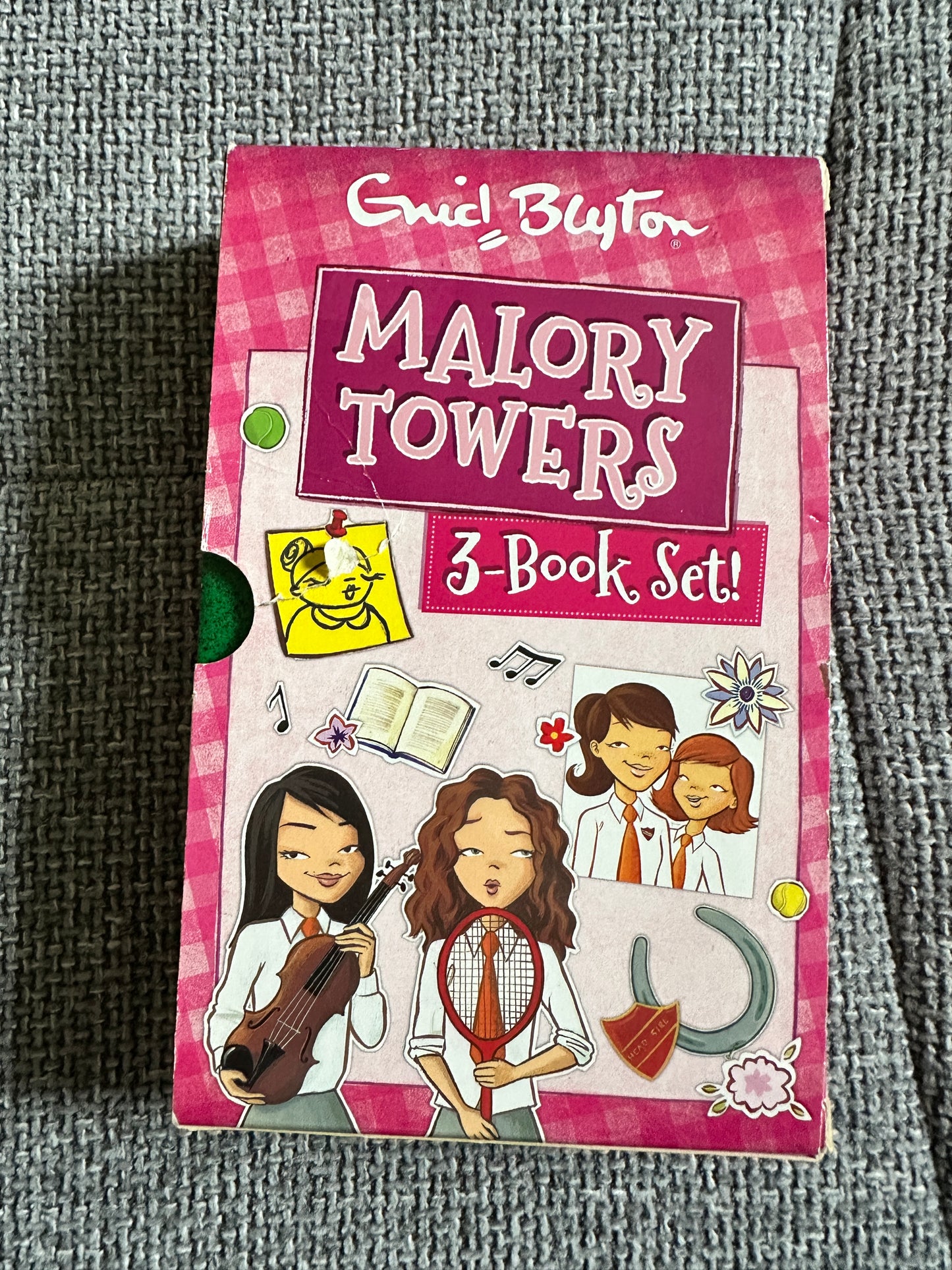 2014 Malory Towers 3 Book Boxset - Enid Blyton(Egmont)