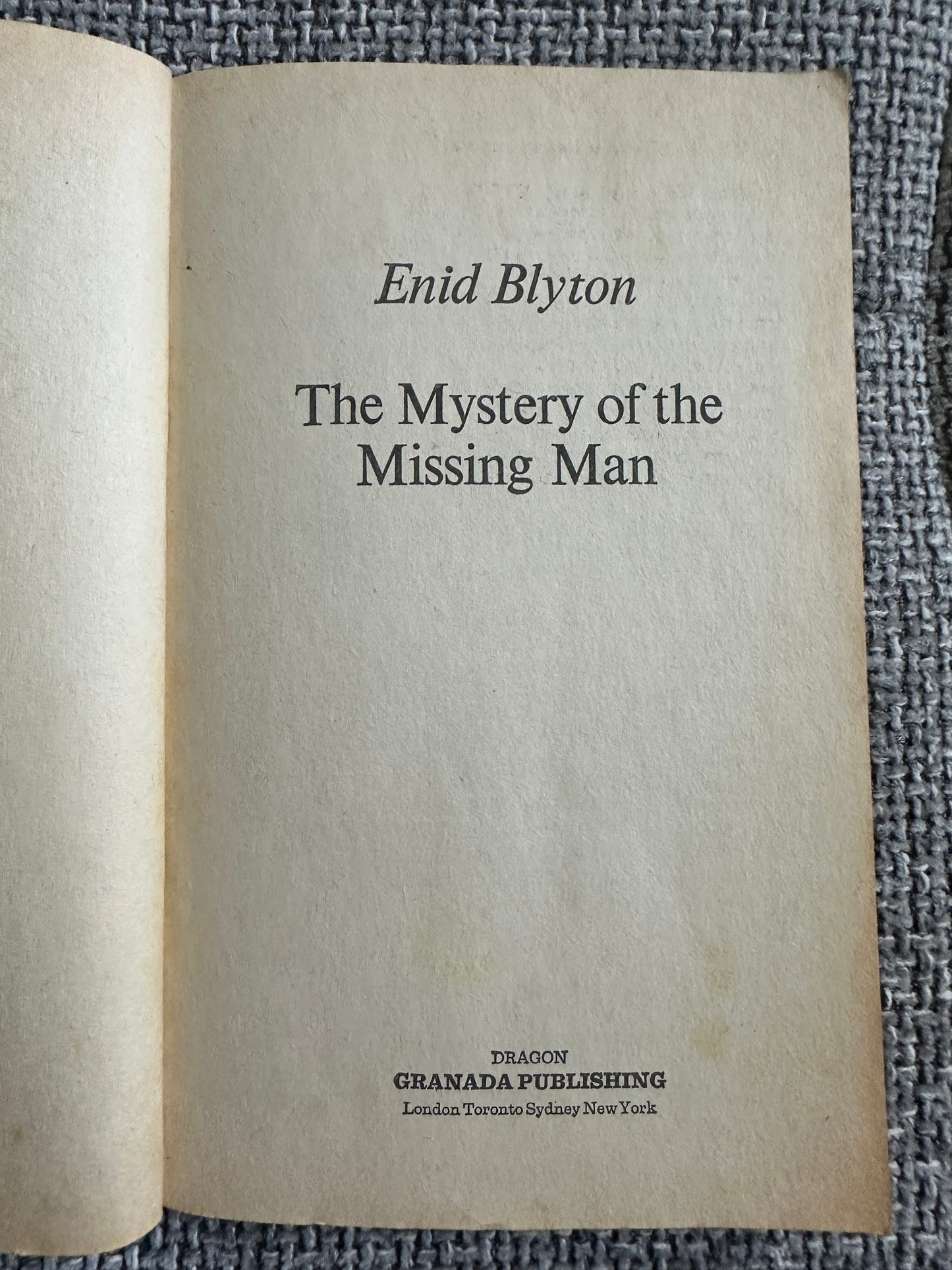 2000 & 1978 2 x Five Go Adventuring Again / The Mystery Of The Missing Man - Enid Blyton(Eileen Soper) Hodder & Granada