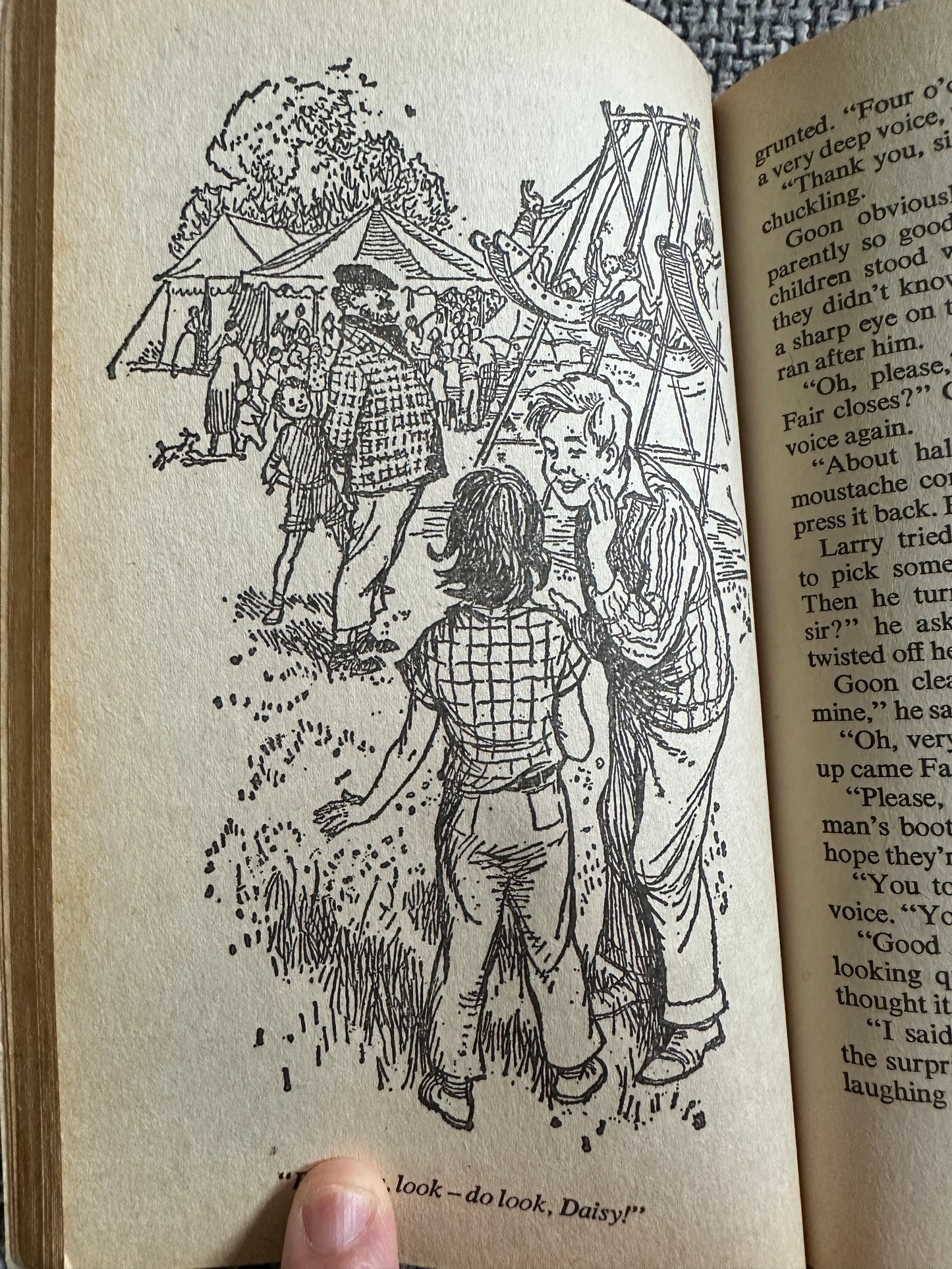 2000 & 1978 2 x Five Go Adventuring Again / The Mystery Of The Missing Man - Enid Blyton(Eileen Soper) Hodder & Granada