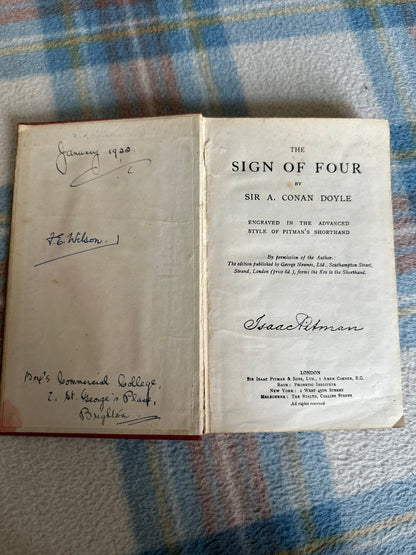 1919 The Sign Of Four - Arthur Conan Doyle(Isaac Pitman Shorthand edition) Sir Isaac Pitman & Sons Ltd Publishers. Centenary Edition