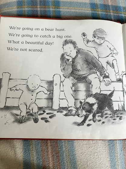 1990 We’re Going On A Bear Hunt - Michael Rosen(Helen Oxenbury illustration) Walker Books