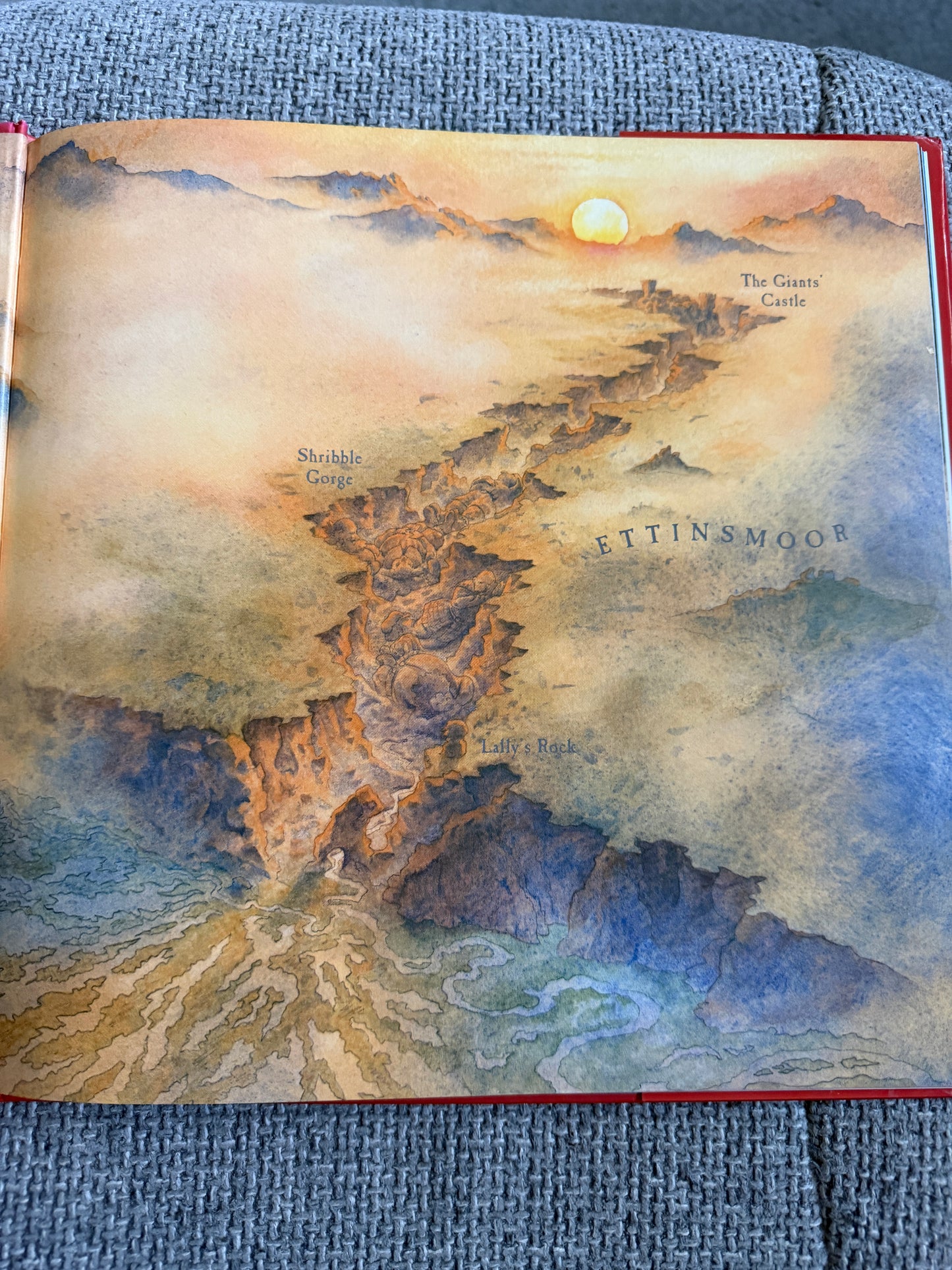 2005*1st* The Giant Surprise (A Narnia Story) Hiawyn Oram (Tudor Humphries illust) HarperCollins
