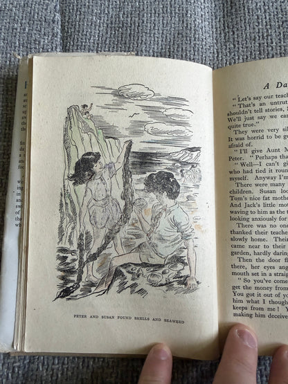 1945*1st* Hollow Tree House - Enid Blyton (Elizabeth Wall illust) Lutterworth Press