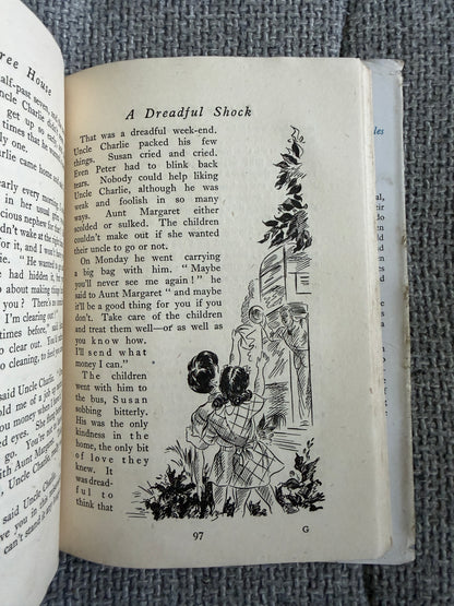 1945*1st* Hollow Tree House - Enid Blyton (Elizabeth Wall illust) Lutterworth Press