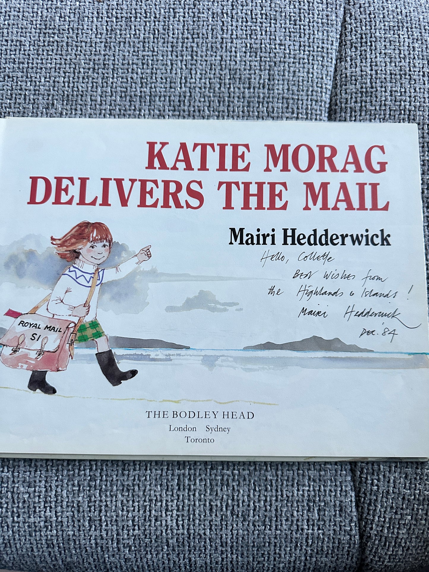 1984*Signed 1st* Katie Morag Delivers The Mail - Mairi Hedderwick(The Bodley Head)