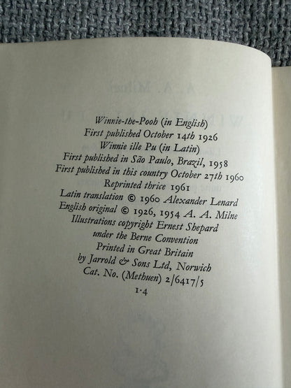 1961 Winnie Ille Pu - A. A. Milne (E. H. Shepard illust) In Latin Translated by Alexander Lenard (Methuen)