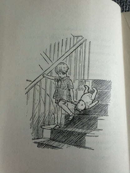 1961 Winnie Ille Pu - A. A. Milne (E. H. Shepard illust) In Latin Translated by Alexander Lenard (Methuen)