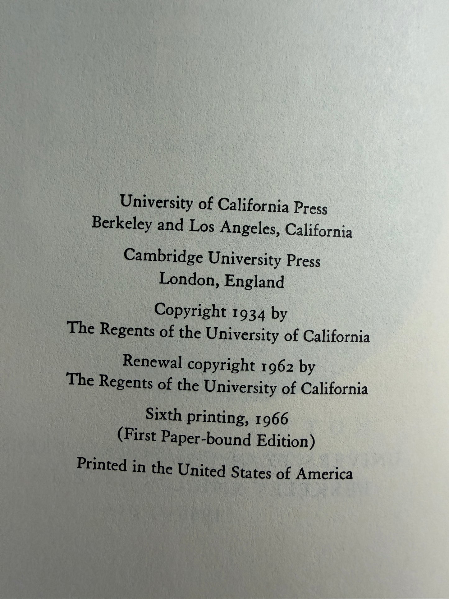 1966 Sir Isaac Newton Principia Vol 1 The Motion Of Bodies - Florian Cajori (University Of California Press)