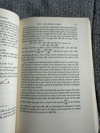 1966 Sir Isaac Newton Principia Vol 1 The Motion Of Bodies - Florian Cajori (University Of California Press)