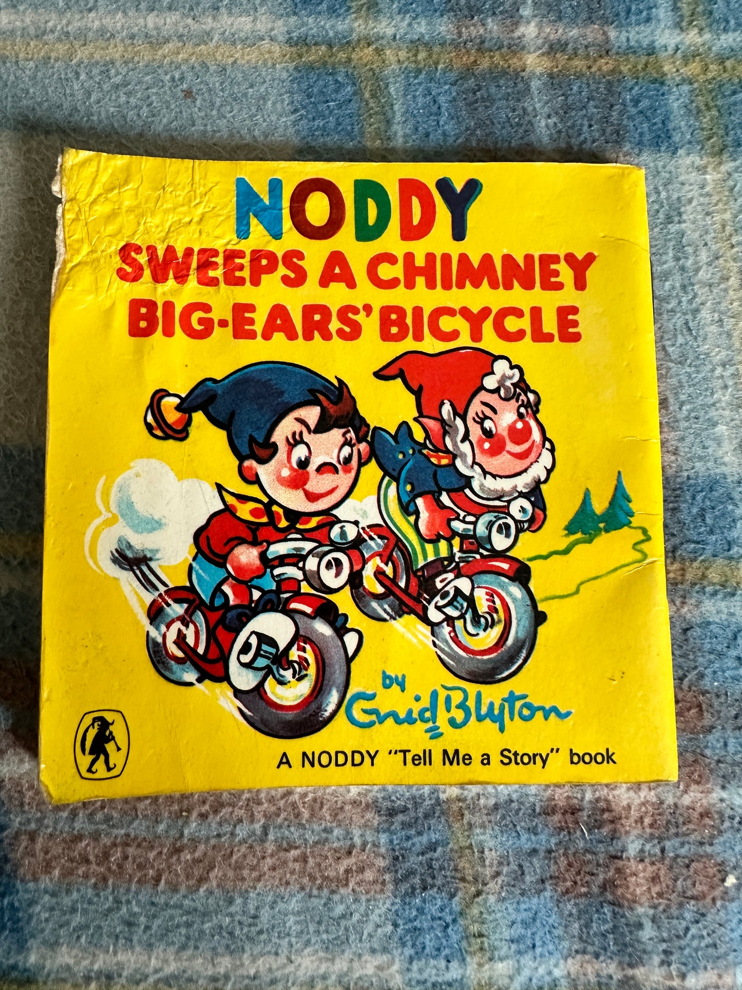 1968 Noddy Sweeps A Chimney, Big-Ears Bicycle - Enid Blyton(Purnell)