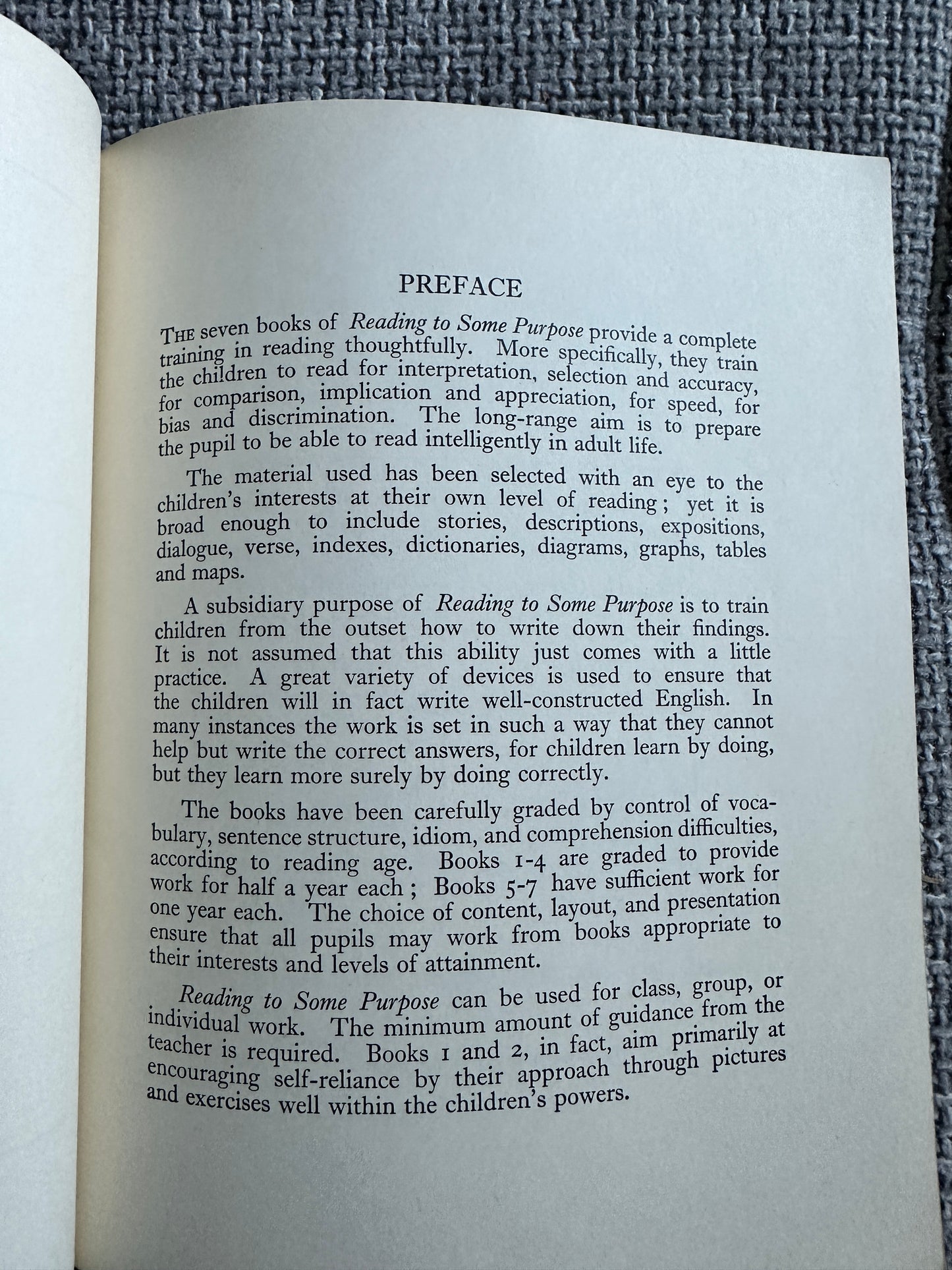 1967 Reading To Some Purpose Book 1 - Phyllis Flowerdew & Ronald Ridout(Illust H. Lutry)Oliver & Boyd Publisher