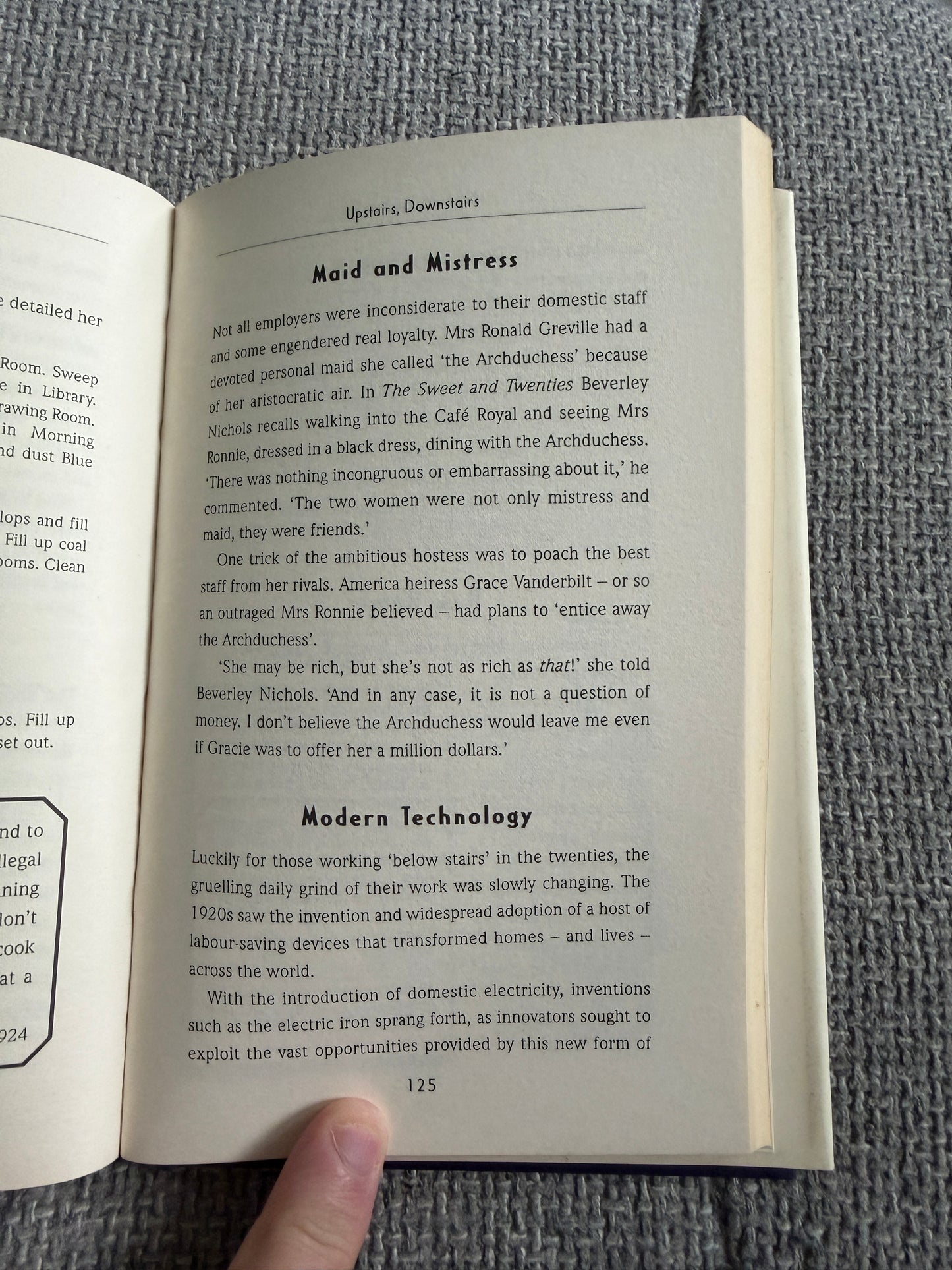 2012*1st* Bright Young Things Life In The Roaring Twenties - Alison Maloney (Virgin Books)