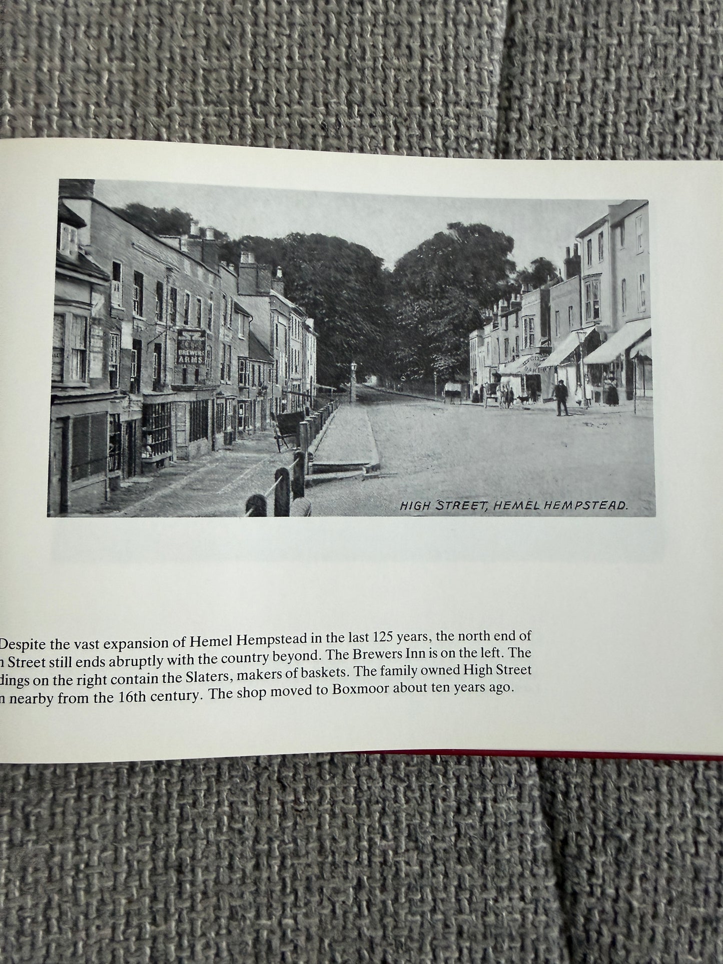 1994 Hemel Hempstead In Old Picture Postcards - Dennis F. Edwards (European Library)