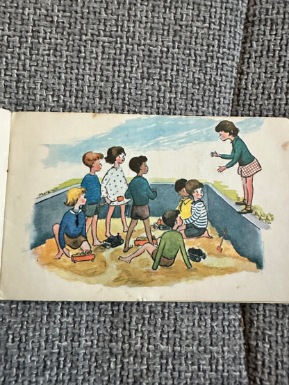 1960’s Ready To Read: Playtime - Dora Riddell(School Publications Branch, Dept Of Education, New Zealand