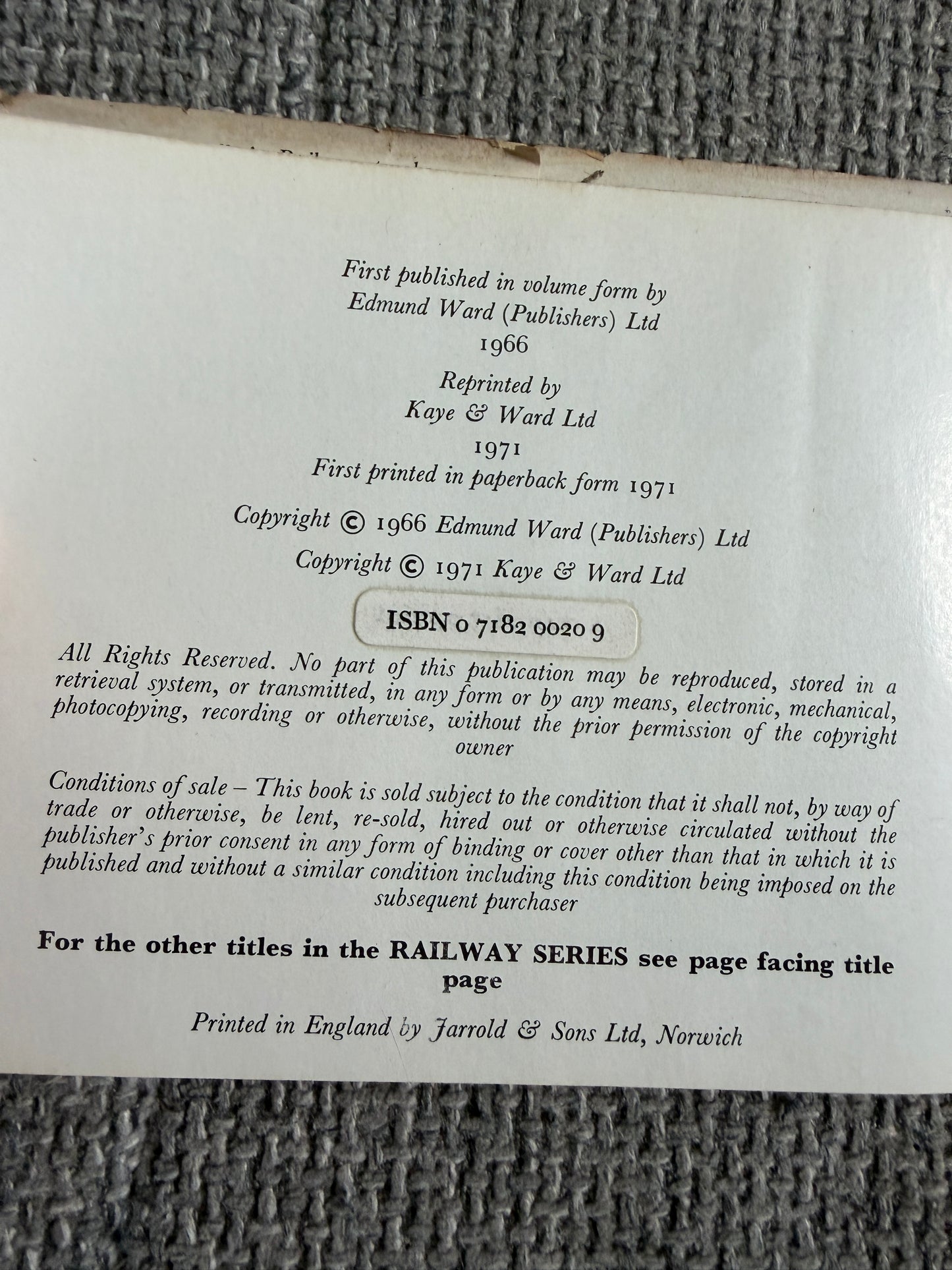 1971 Main Line Engines - The Rev. W. Awdry (Gunvor & Peter Edwards illust) Kaye & Ward Ltd