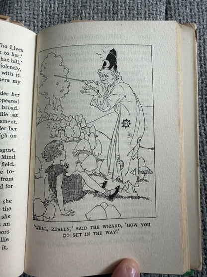 1951 Eight O’Clock Tales - Enid Blyton (Dorothy M. Wheeler illust) Methuen & Co Ltd