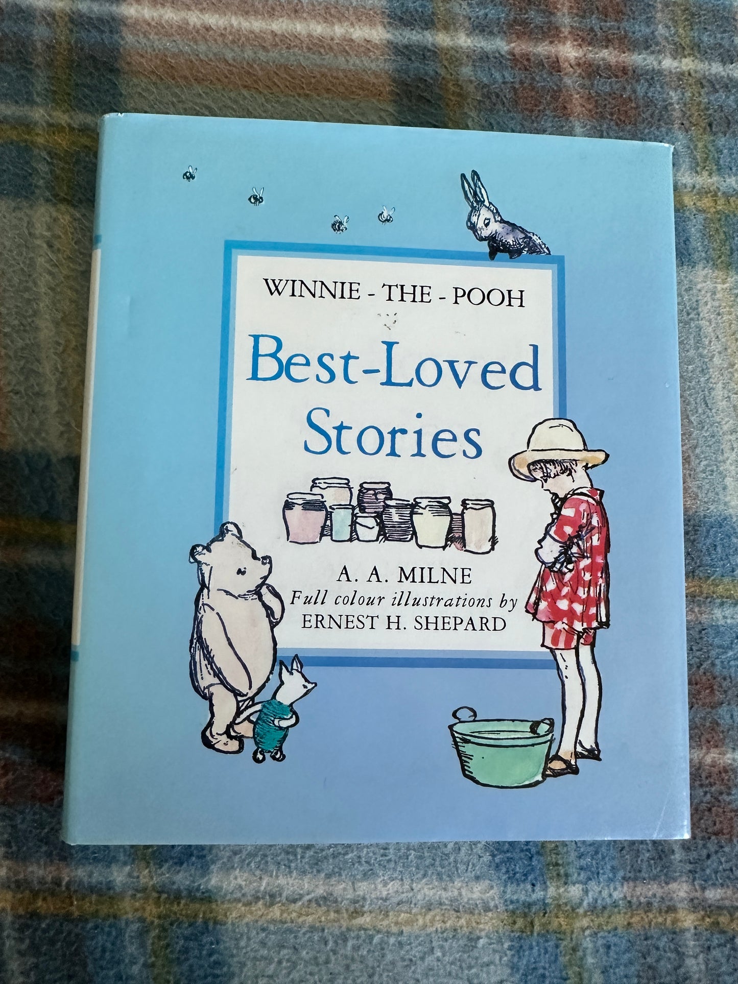 2010 Winnie-The-Pooh Best-Loved Stories - A. A. Milne(Ernest H. Shepard colour illustration) Egmont / Dean