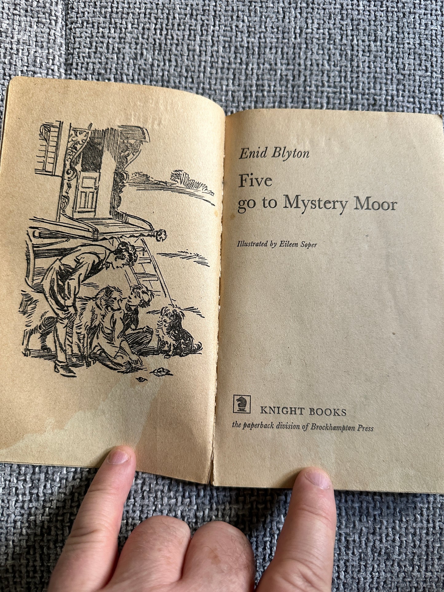 1972 Five Go To Mystery Moor - Enid Blyton(Eileen A. Soper) Knight Books