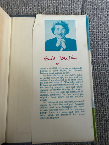 1965 The Caravan Family - Enid Blyton (Ruth Gervis illust) Lutterworth Press
