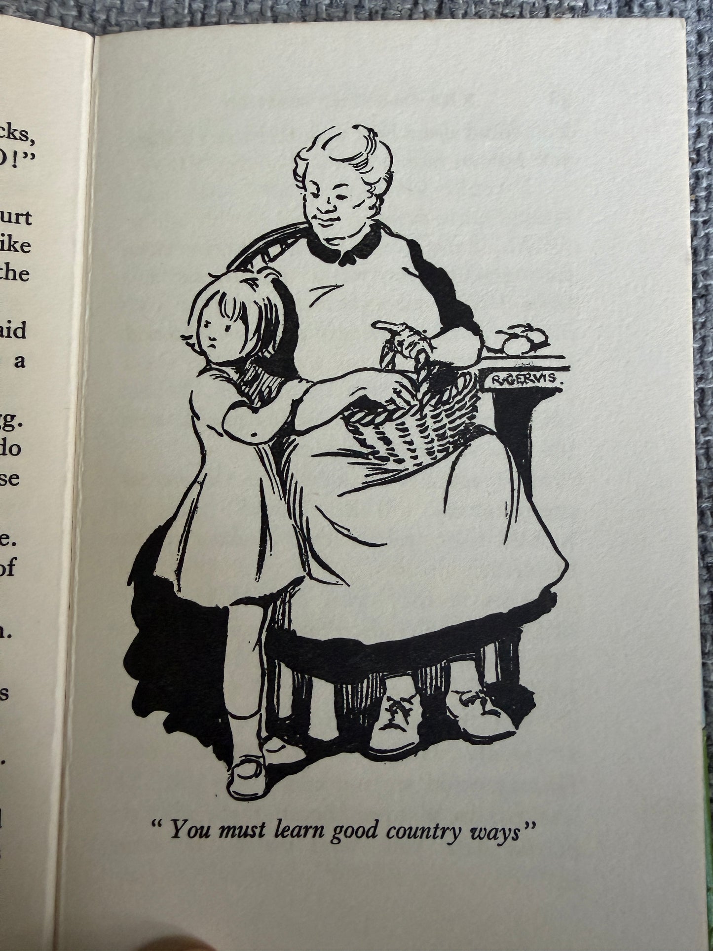 1965 The Caravan Family - Enid Blyton (Ruth Gervis illust) Lutterworth Press