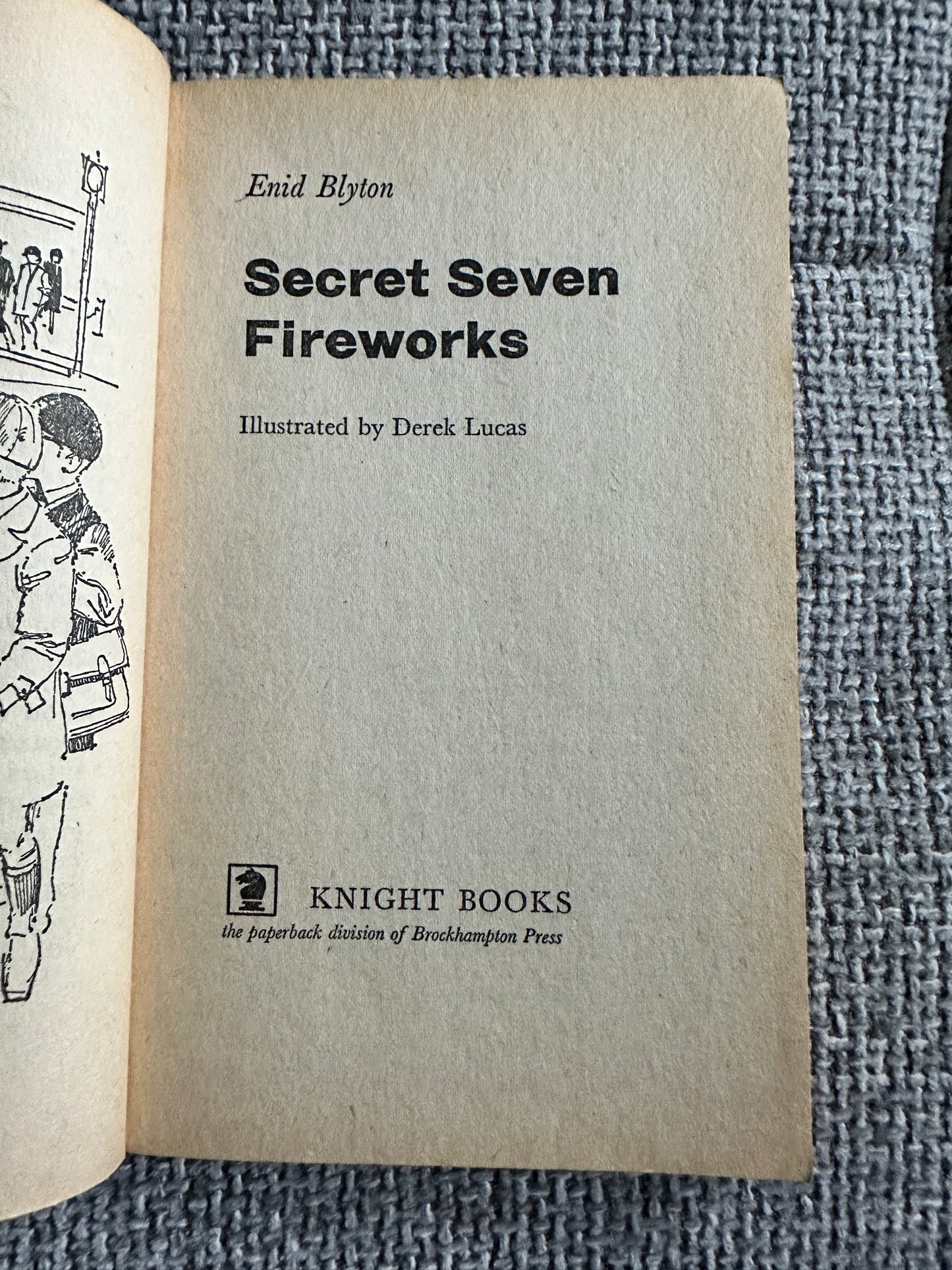 1975 Secret Seven Fireworks - Enid Blyton(Derek Lucas Illust)Knight Books