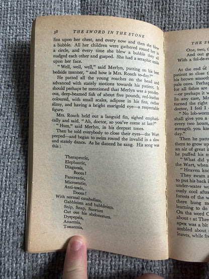 1977 The Sword In The Stone - T. H. White (Fontana Lions)