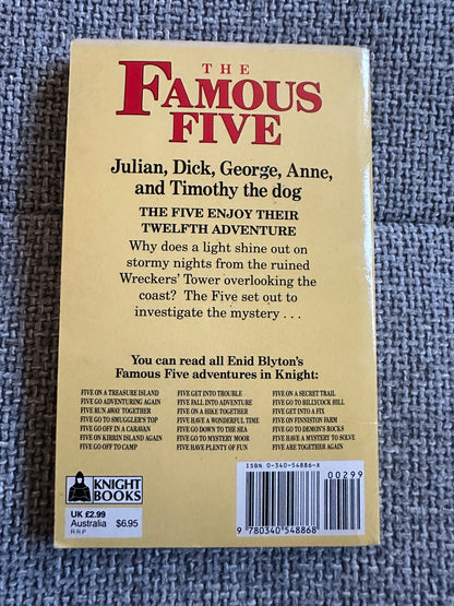 1992 Famous Five Five Go Down To The Sea - Enid Blyton(Knight Books Hodder & Stoughton)