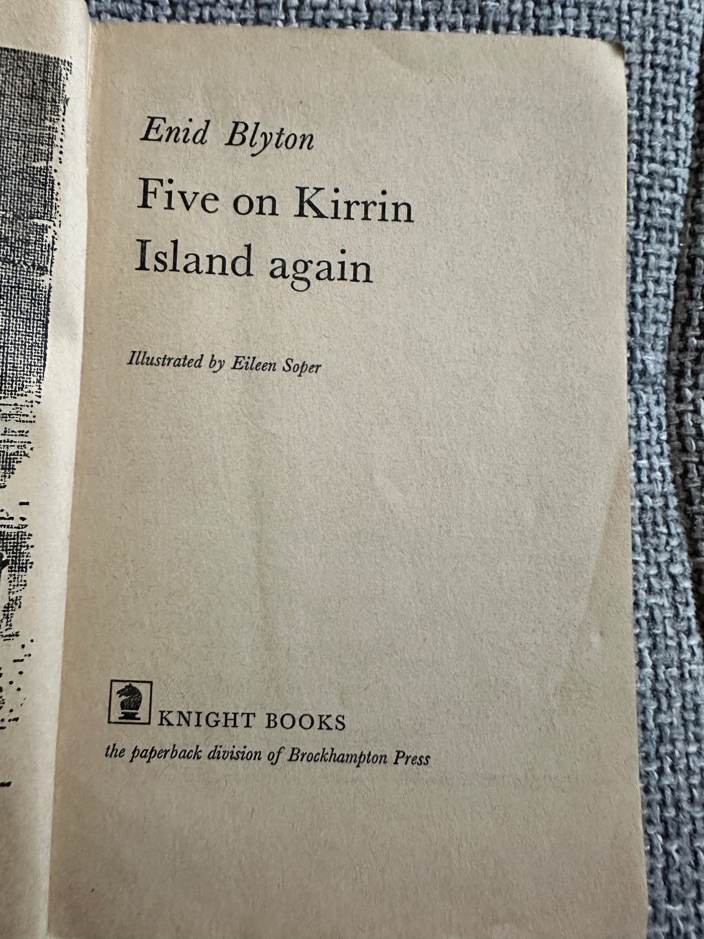 1972 On Kirrin Island Again - Enid Blyton(Eileen Soper) Knight Books