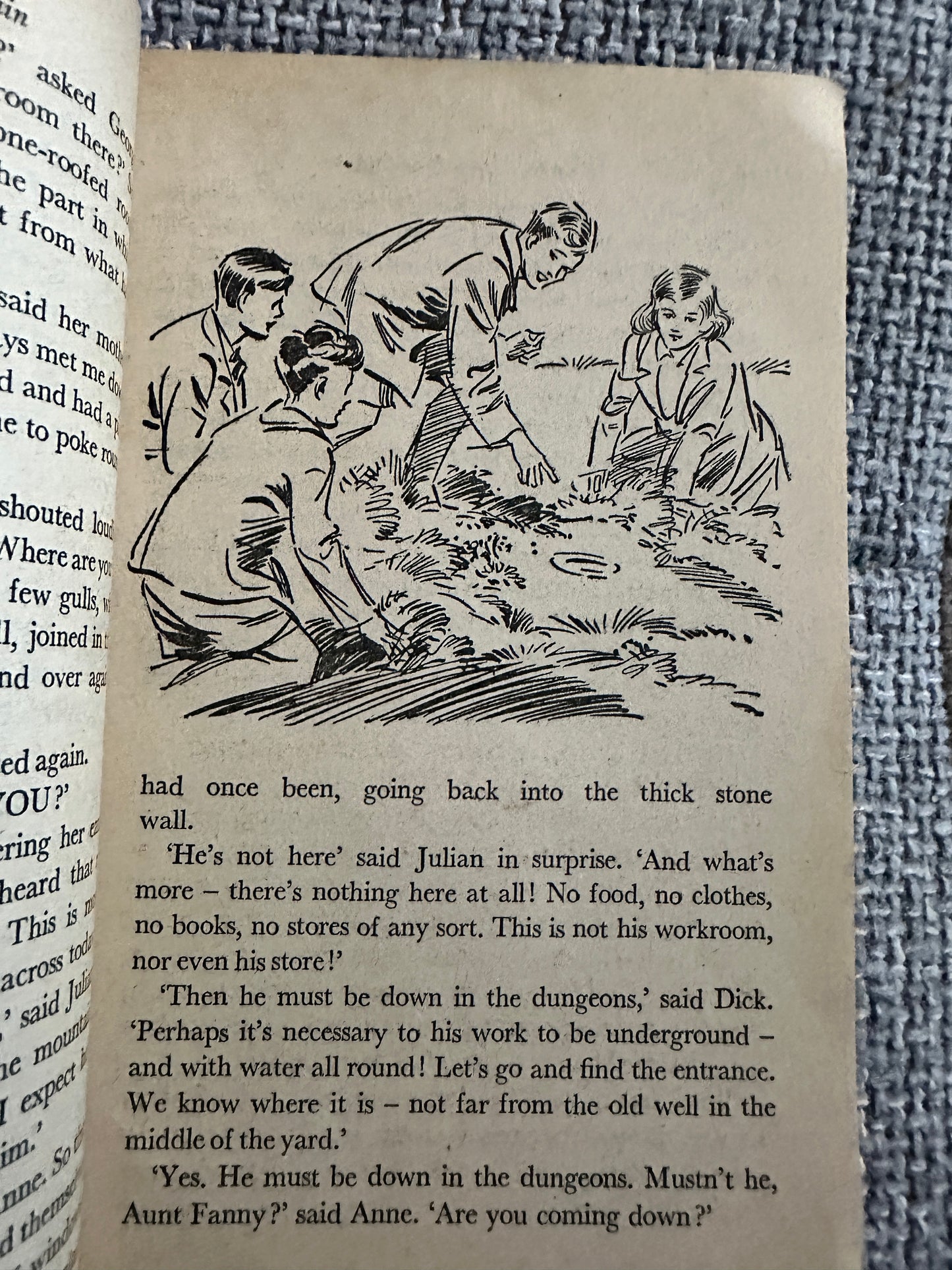 1972 On Kirrin Island Again - Enid Blyton(Eileen Soper) Knight Books