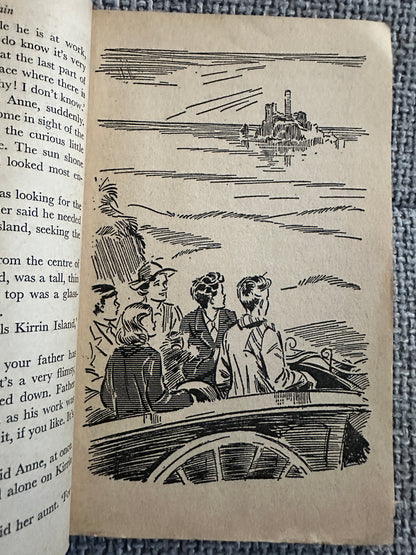 1972 On Kirrin Island Again - Enid Blyton(Eileen Soper) Knight Books