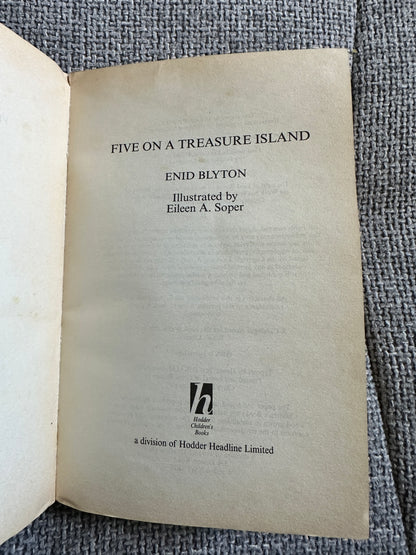 1997 Five On Treasure Island - Enid Blyton(Eileen A. Soper) Hodder Headline Ltd