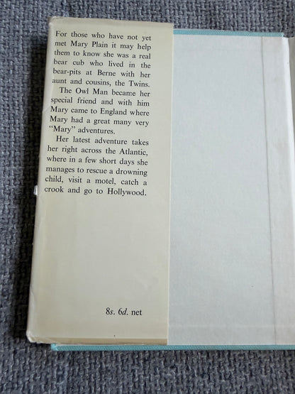 1964 Mary Plain Goes To America - Gwynedd Rae (Irene Williamson illust) Routledge & Kegan Paul Ltd