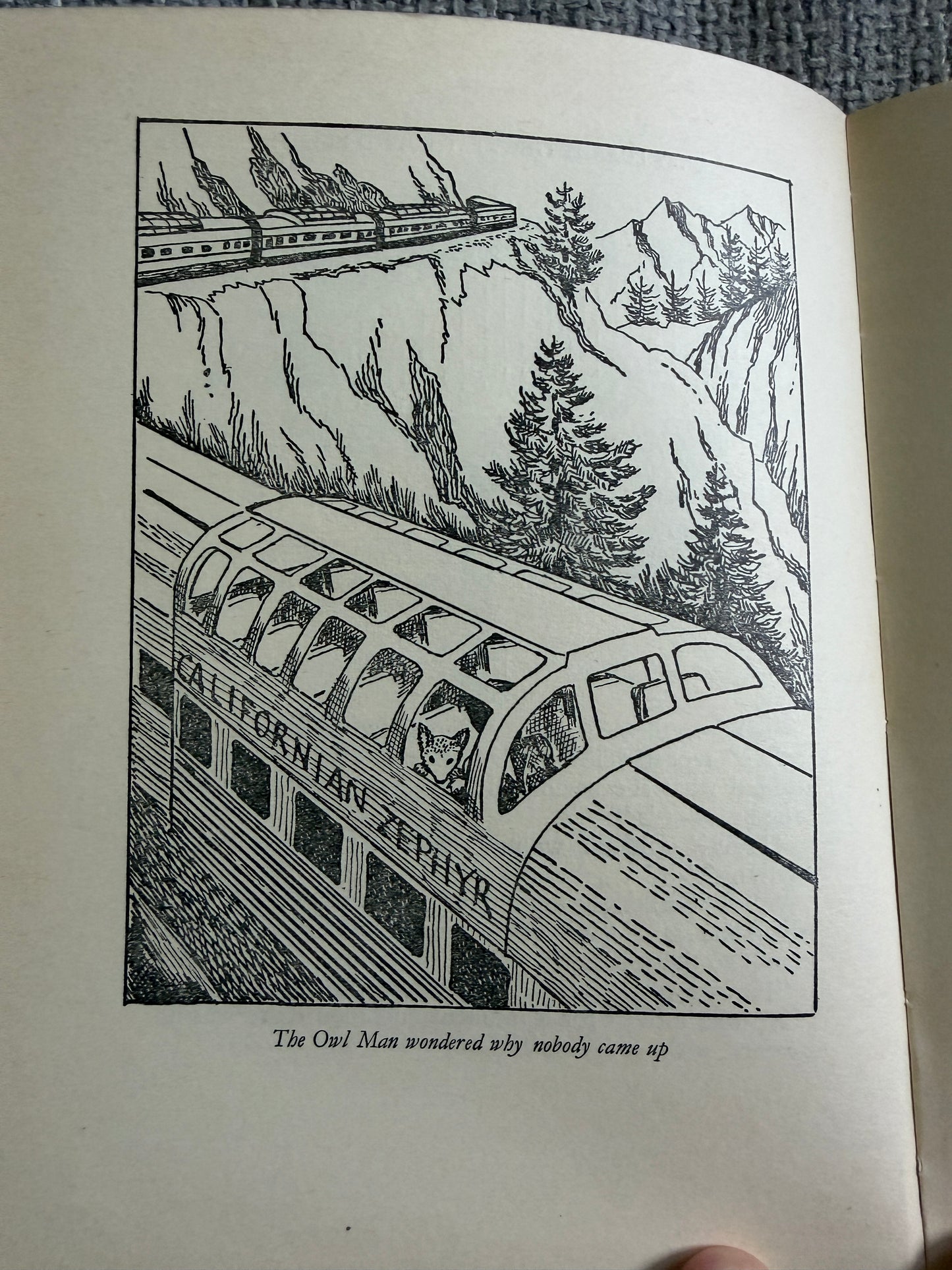 1964 Mary Plain Goes To America - Gwynedd Rae (Irene Williamson illust) Routledge & Kegan Paul Ltd