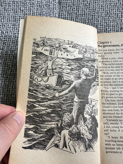 1975 The Sea Of Adventure - Enid Blyton(Stuart Tresilian Illust) Piccolo Publisher