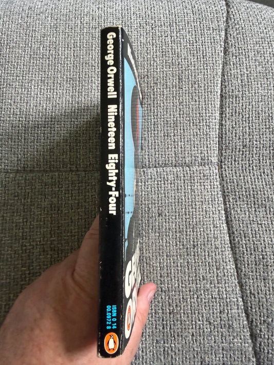 1982 Nineteen Eighty-Four - George Orwell (Penguin)