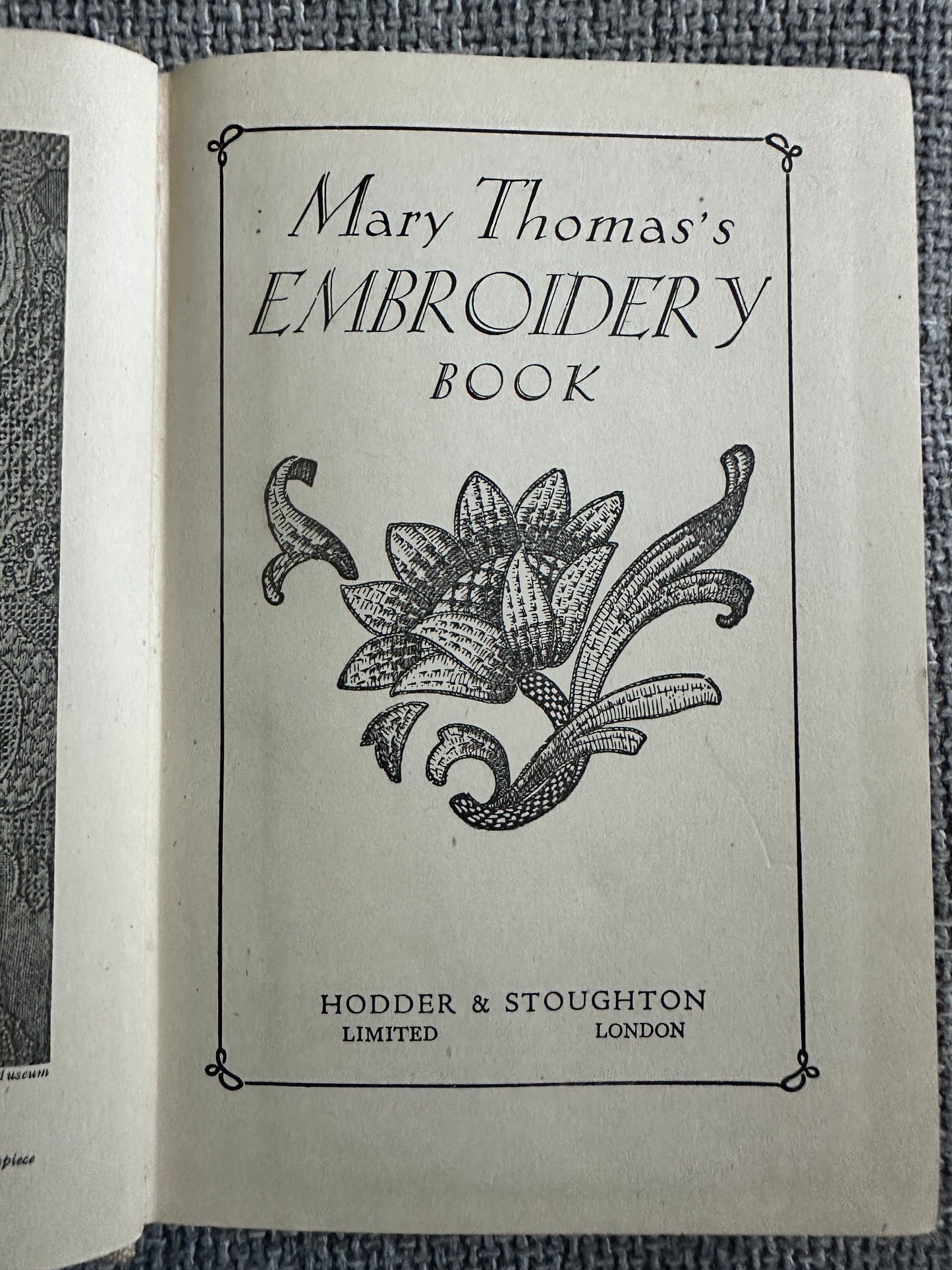 1943 Mary Thomas’s Embroidery Book(Hodder & Stoughton)