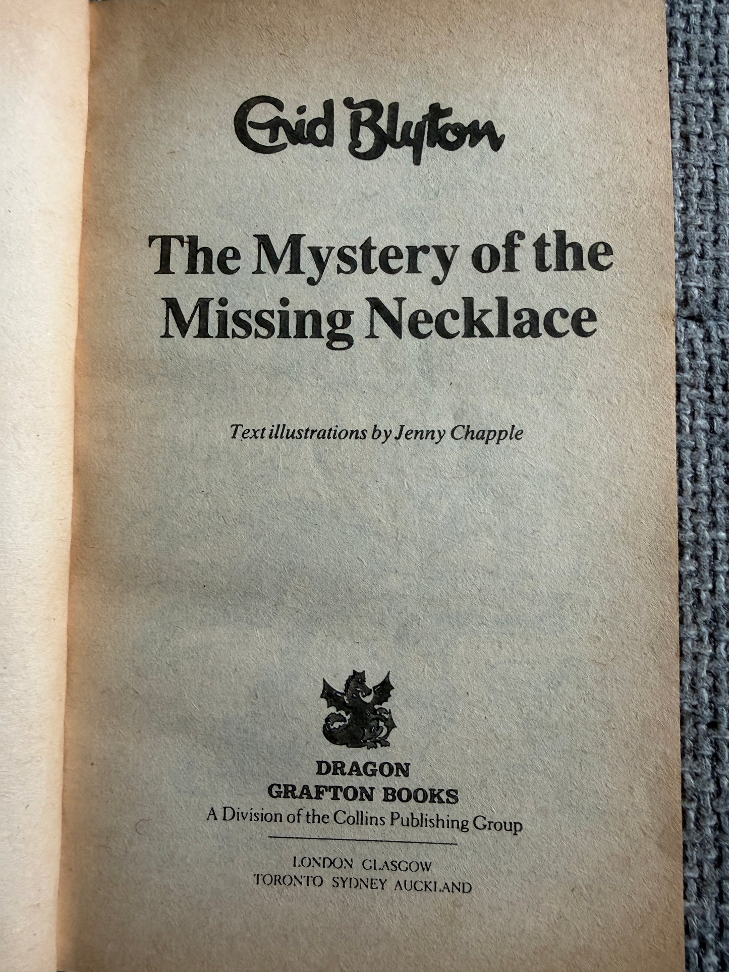 1986 The Mystery Of The Missing Necklace - Enid Blyton (Jenny Chapple illust) Dragon Grafton Books
