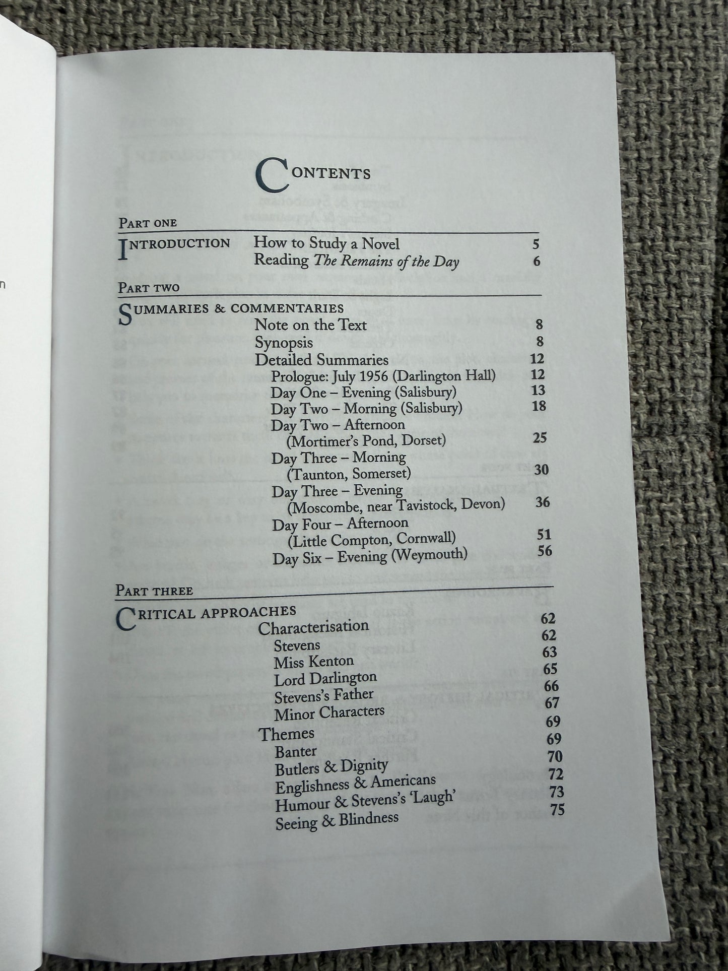 2000 The Remains of The Day - Kazuo Ishiguro (York Study Notes by Sarah Peters) Longmans/ York Press