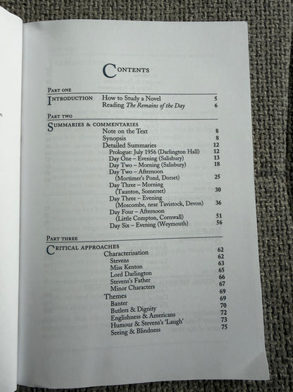 2000 The Remains of The Day - Kazuo Ishiguro (York Study Notes by Sarah Peters) Longmans/ York Press