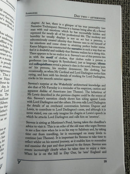 2000 The Remains of The Day - Kazuo Ishiguro (York Study Notes by Sarah Peters) Longmans/ York Press