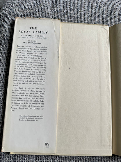 1950*1st* The Royal Family(The Illustrated Story Of The Royal Family’s Service To Britain & The Commonwealth) Dermot Morrah(Odhams Press)