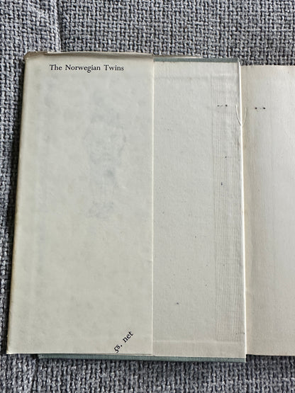 1949 The Norwegian Twins - Lucy Fitch Perkins(Jonathan Cape Publisher)