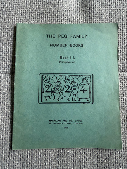 1940 The Peg Family Number Books No.3  (MacMillan & Co Ltd)