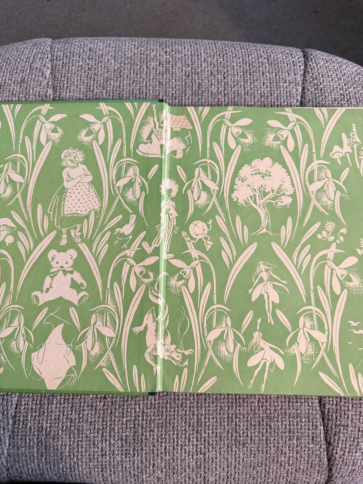 1952 Foyle’s Flower Story Books: Snowdrop Story Book - Enid Blyton (Hilda Boswell illust) John Gifford Ltd