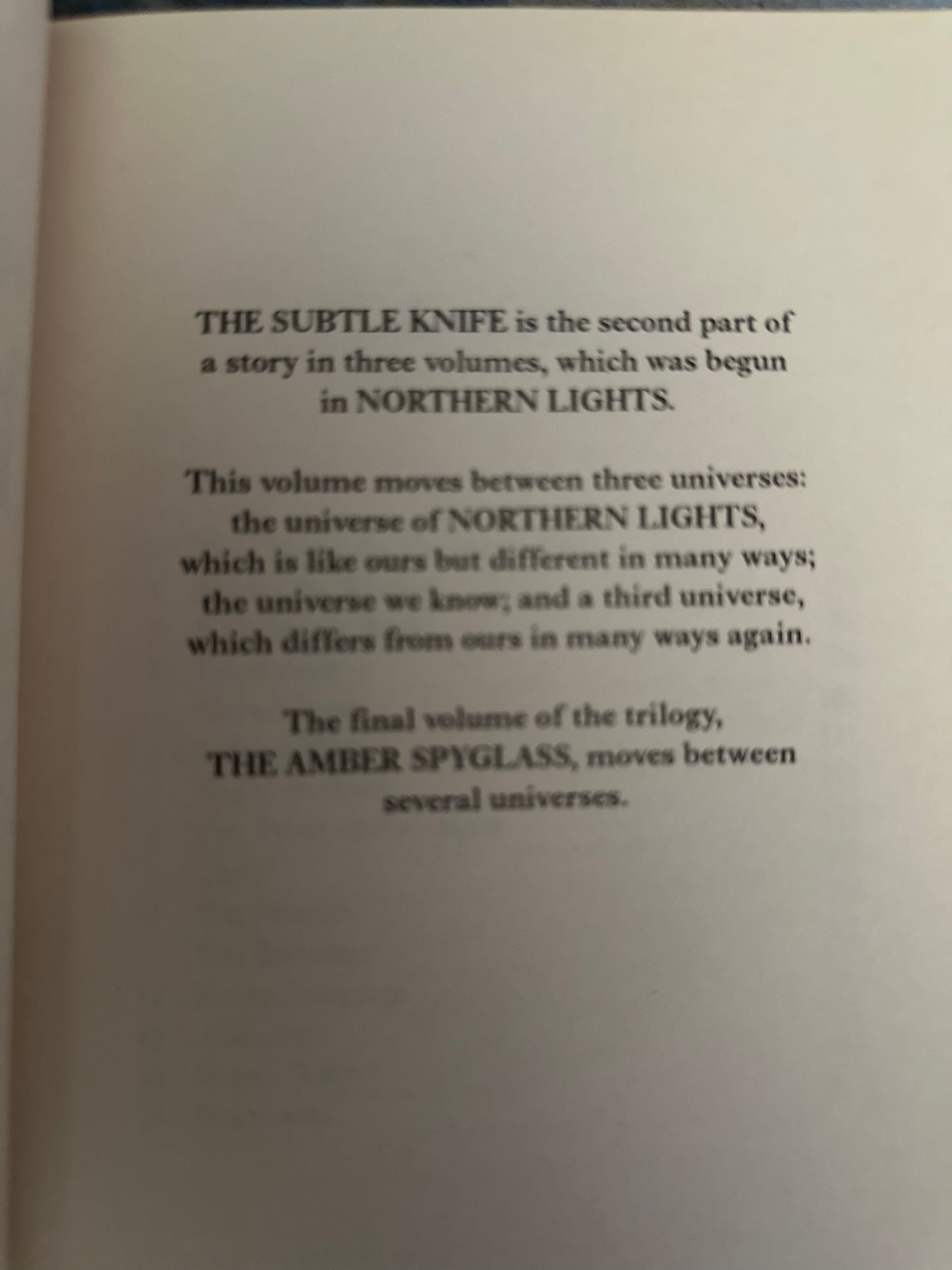 2001*1st* The Subtle Knife - Philip Pullman(Scholastic Press)