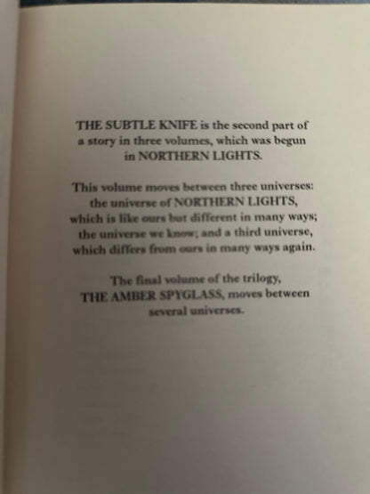 2001*1st* The Subtle Knife - Philip Pullman(Scholastic Press)