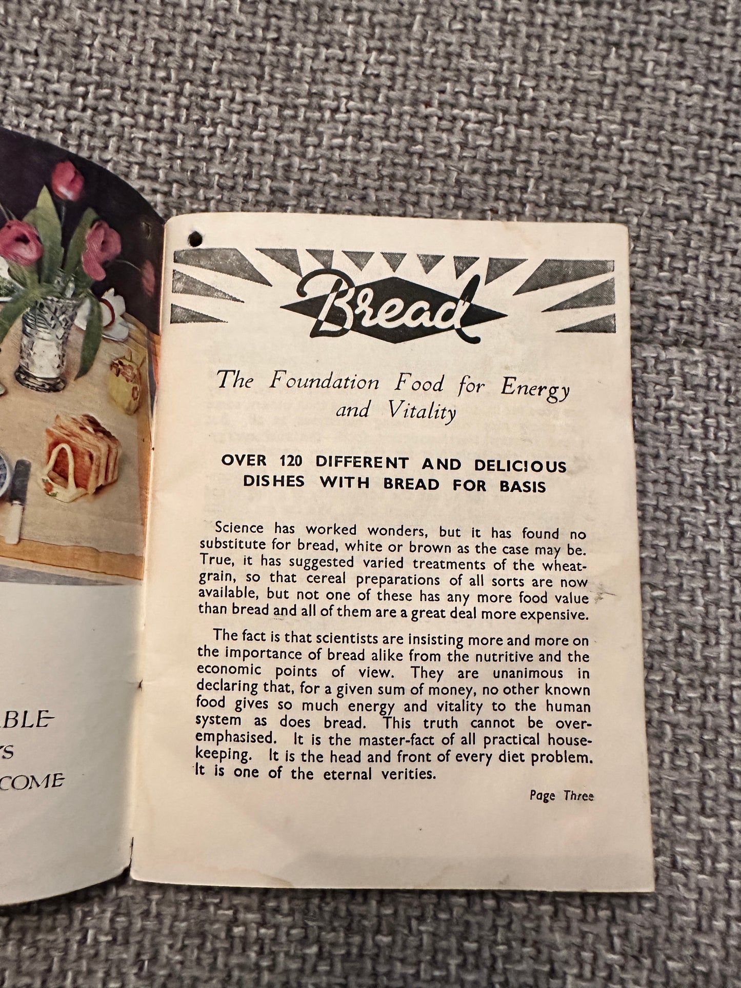 1930’s 120 Ways Of Using Bread For Tasty & Delightful Dishes(The Miller’s Mutual Association)