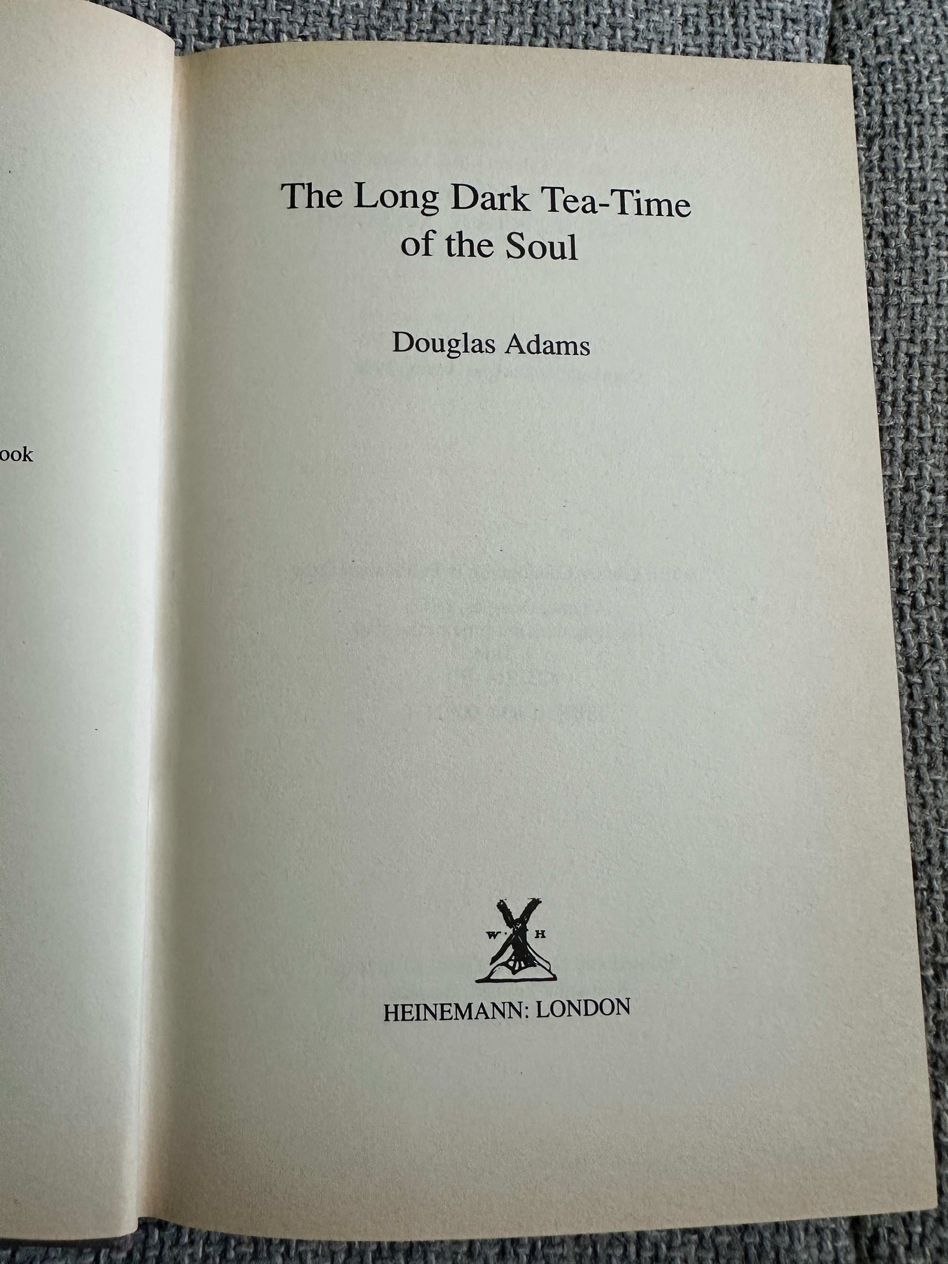 1988*1st* The Long Dark Tea-Time Of The Soul - Douglas Adams (William Heinemann)